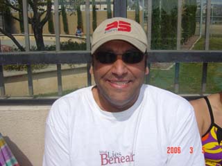 Mo, smiling on the pooldeck